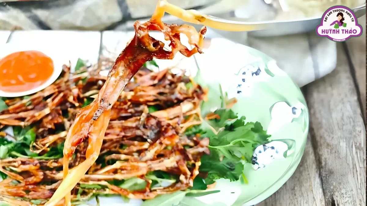 Món ngon từ khô nhái - vũ nữ chân dài chiên giòn chấm tương ớt